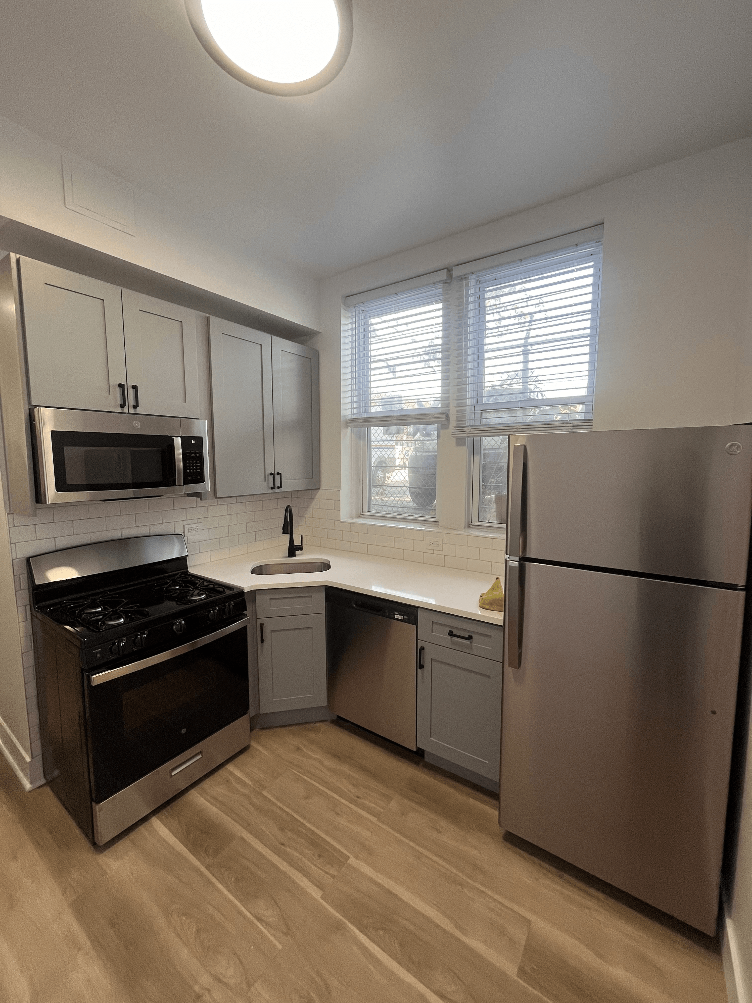3927-29 N. Southport Ave. 3927-29 N. Southport Ave., Chicago, IL 60613 Wrigleyville - Leasing by Cross Street